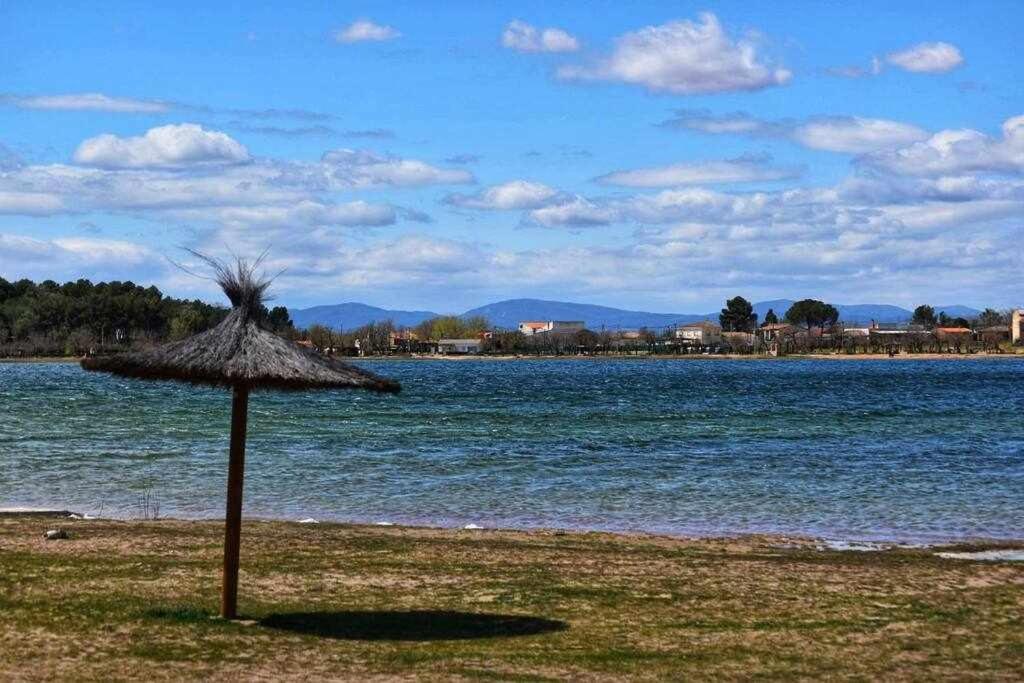 Alojamiento El Pez Casa Con Piscina Climatizada Villafranca de los Caballeros Dış mekan fotoğraf