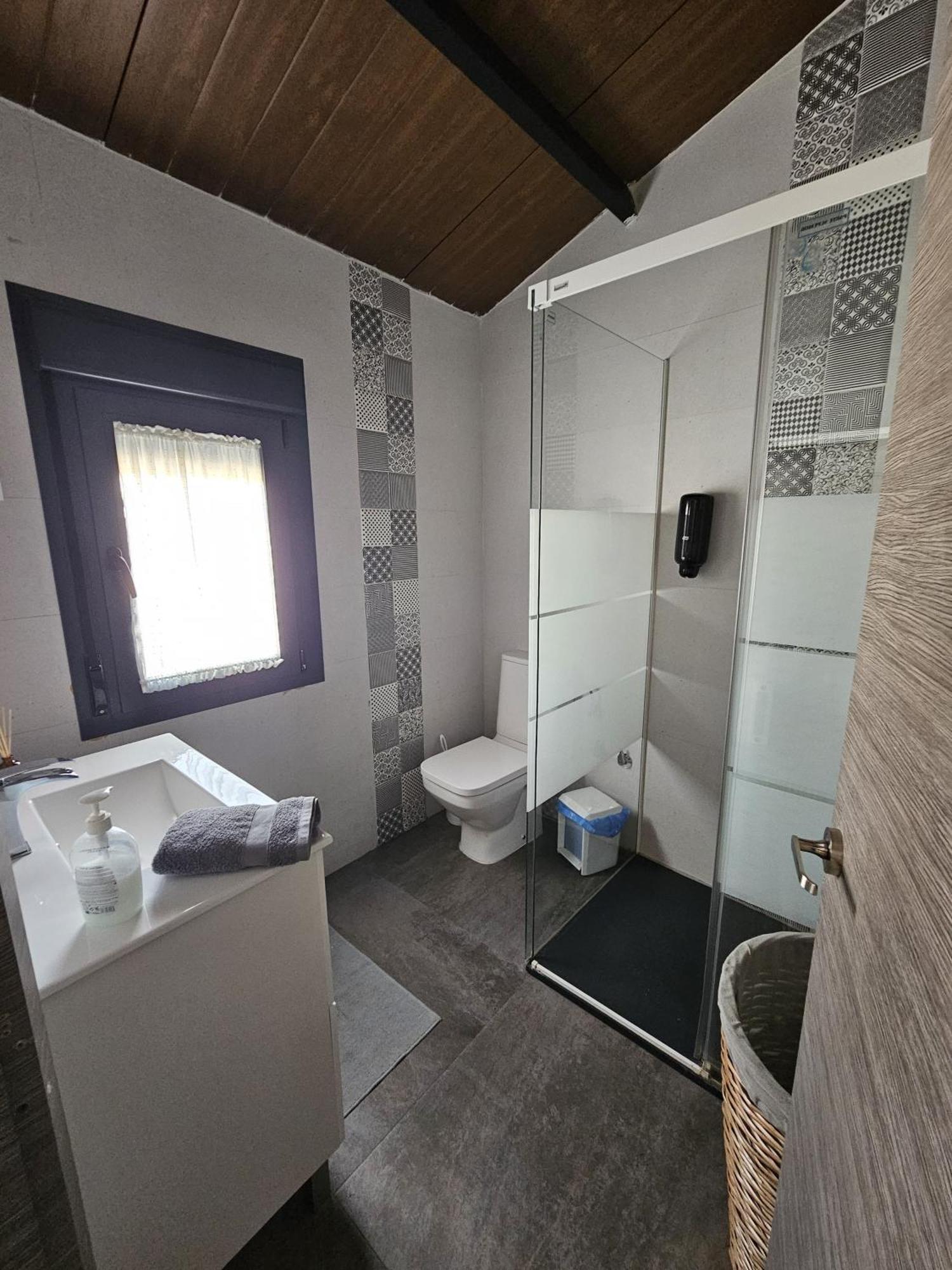 Alojamiento El Pez Casa Con Piscina Climatizada Villafranca de los Caballeros Dış mekan fotoğraf