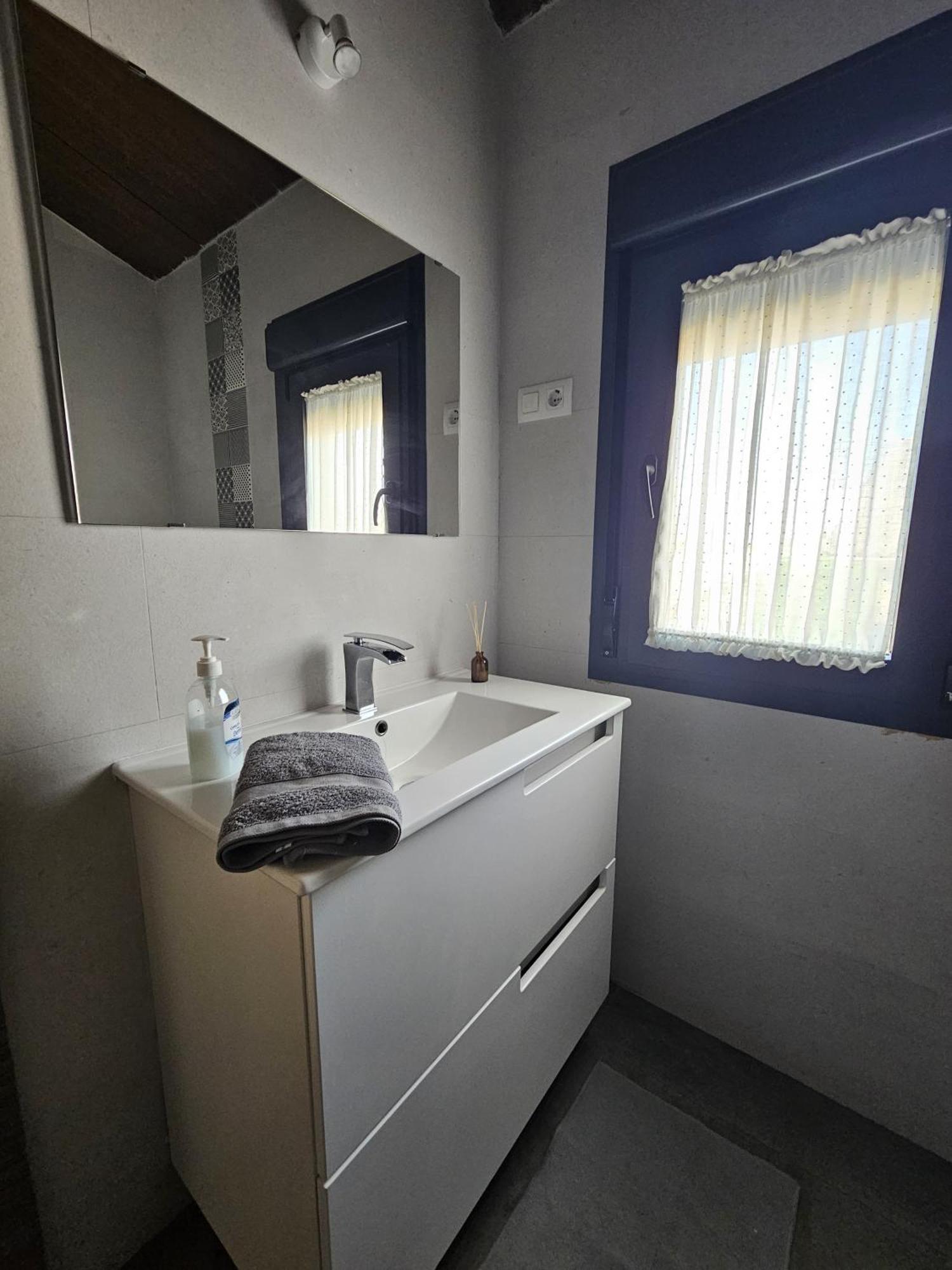 Alojamiento El Pez Casa Con Piscina Climatizada Villafranca de los Caballeros Dış mekan fotoğraf